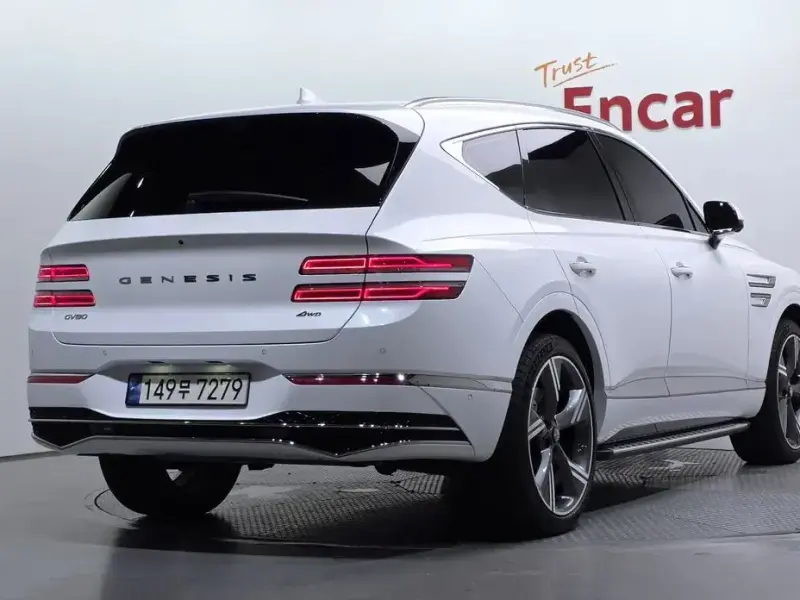 2023 Genesis GV80 с пробегом 16 693 км