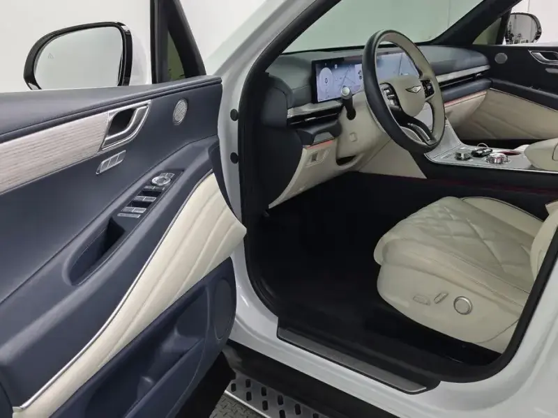2023 Genesis GV80 с пробегом 16 693 км