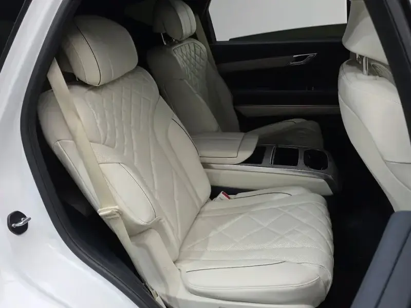 2023 Genesis GV80 с пробегом 16 693 км
