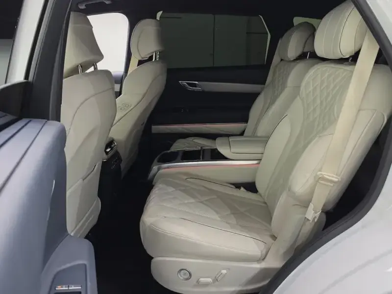 2023 Genesis GV80 с пробегом 16 693 км