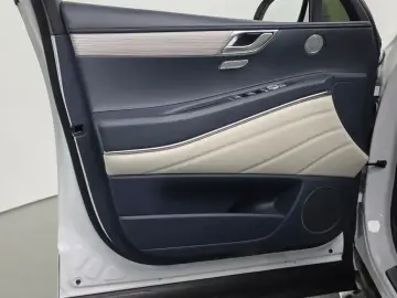 2023 Genesis GV80 с пробегом 16 693 км