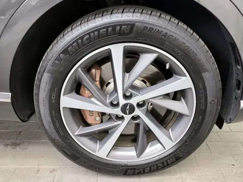 2023 Genesis GV80 с пробегом 22 141 км
