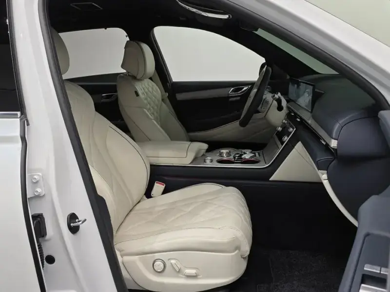 2023 Genesis GV80 с пробегом 16 693 км