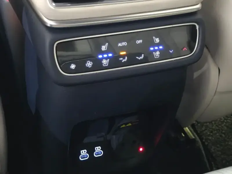 2023 Genesis GV80 с пробегом 16 693 км