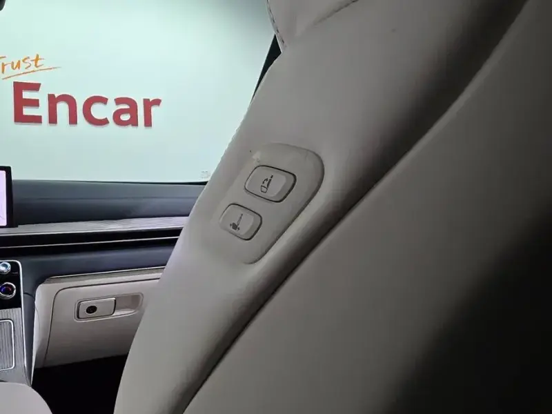 2023 Genesis GV80 с пробегом 16 693 км