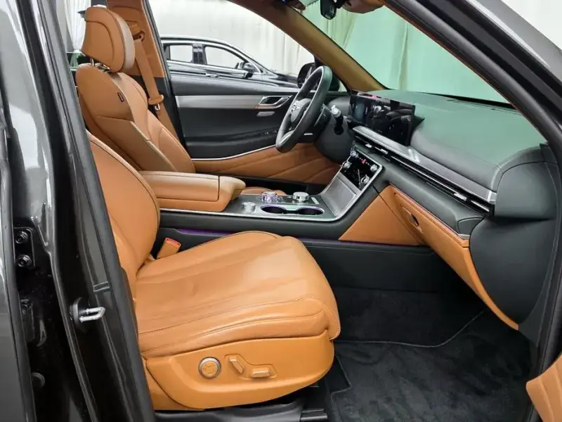 2023 Genesis GV80 с пробегом 22 141 км