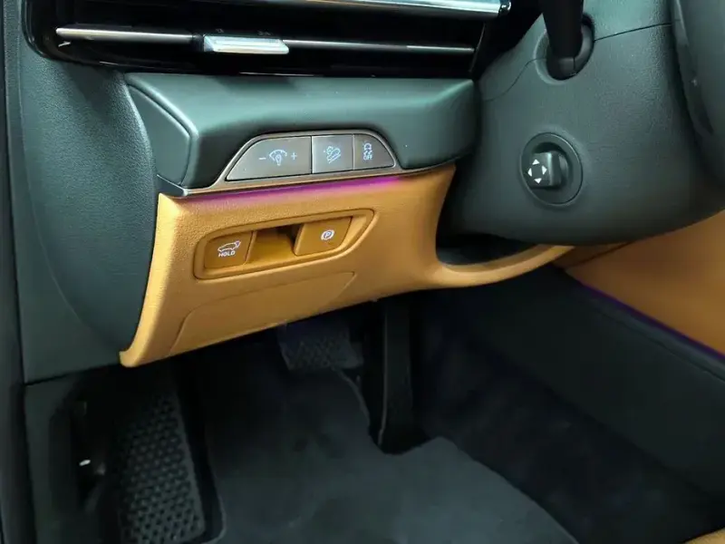 2023 Genesis GV80 с пробегом 22 141 км