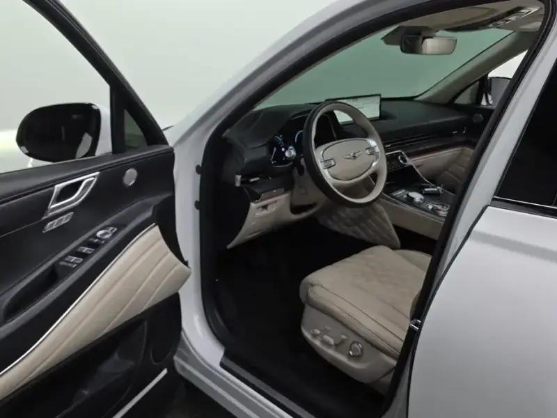 2023 Genesis GV80 с пробегом 63 264 км