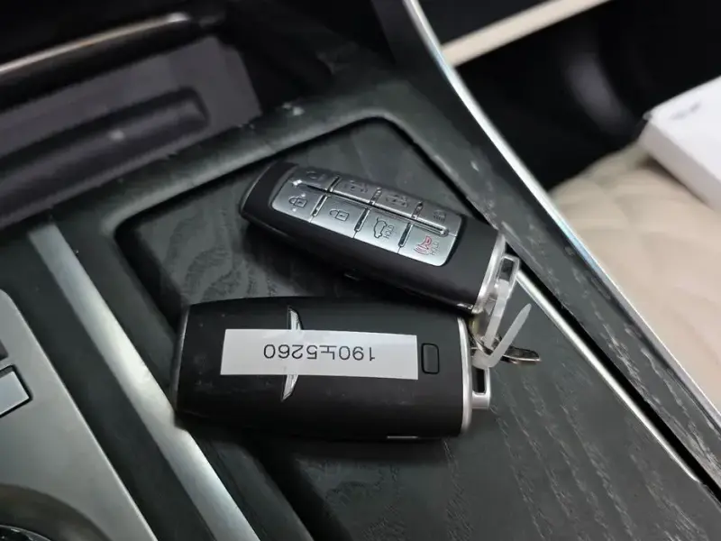 2023 Genesis GV80 с пробегом 63 264 км