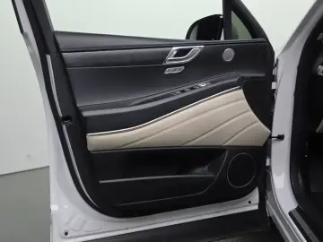 2023 Genesis GV80 с пробегом 63 264 км