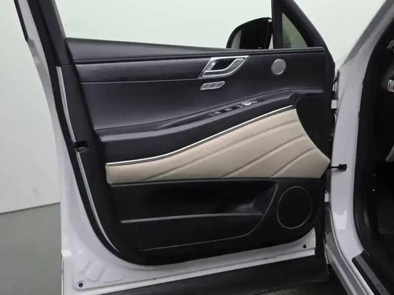 2023 Genesis GV80 с пробегом 63 264 км