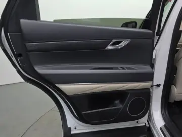 2023 Genesis GV80 с пробегом 63 264 км