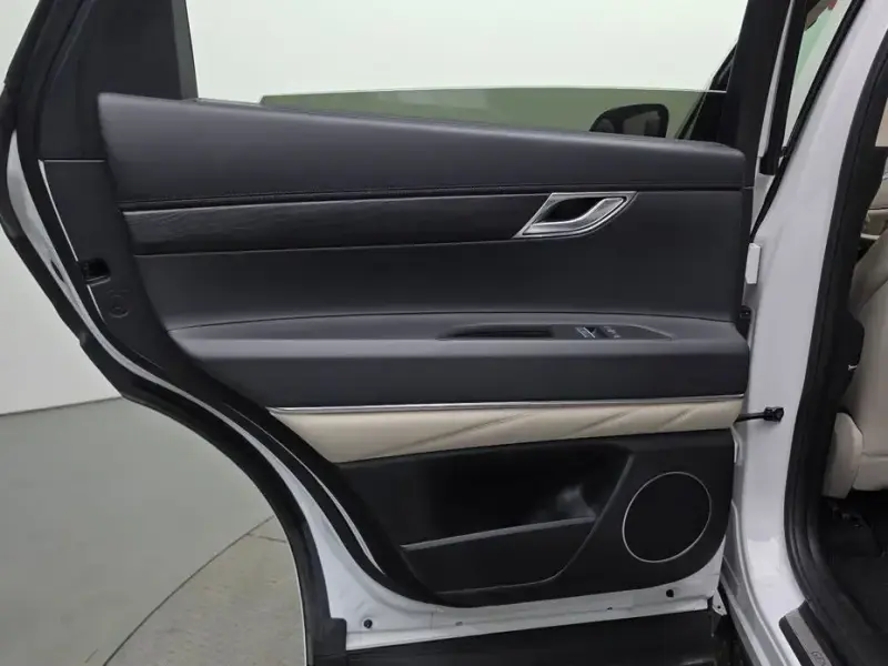 2023 Genesis GV80 с пробегом 63 264 км