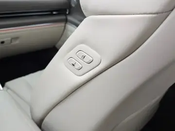 2023 Genesis GV80 с пробегом 19 364 км