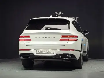 2023 Genesis GV80 с пробегом 77 976 км