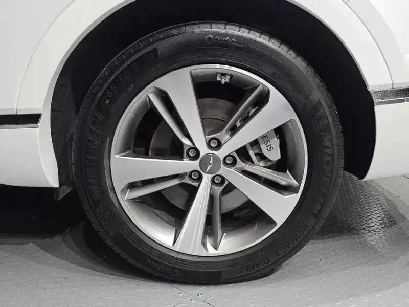 2023 Genesis GV80 с пробегом 77 976 км
