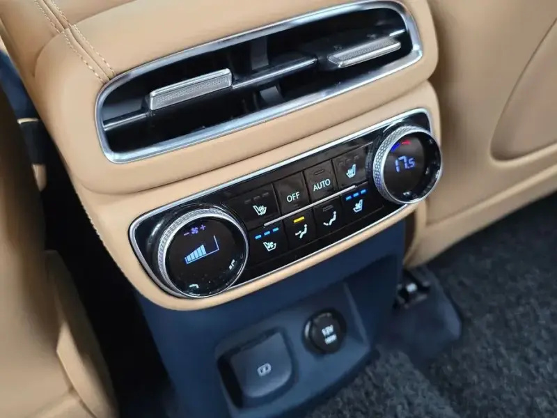 2023 Genesis GV80 с пробегом 77 976 км