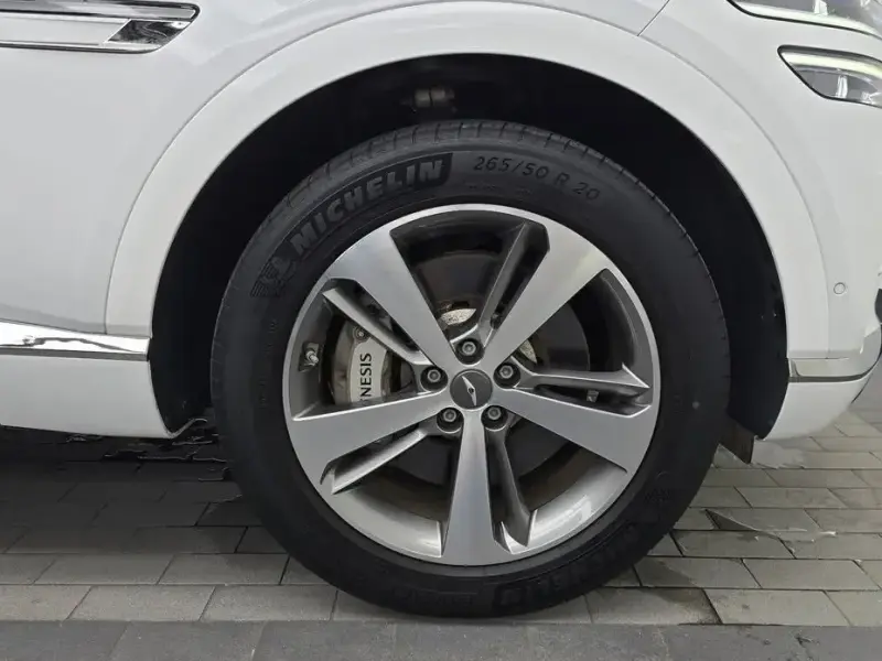 2023 Genesis GV80 с пробегом 77 976 км