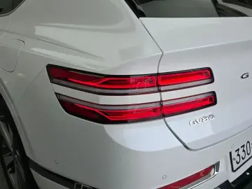 2023 Genesis GV80 с пробегом 77 976 км