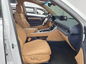 2023 Genesis GV80 с пробегом 77 976 км