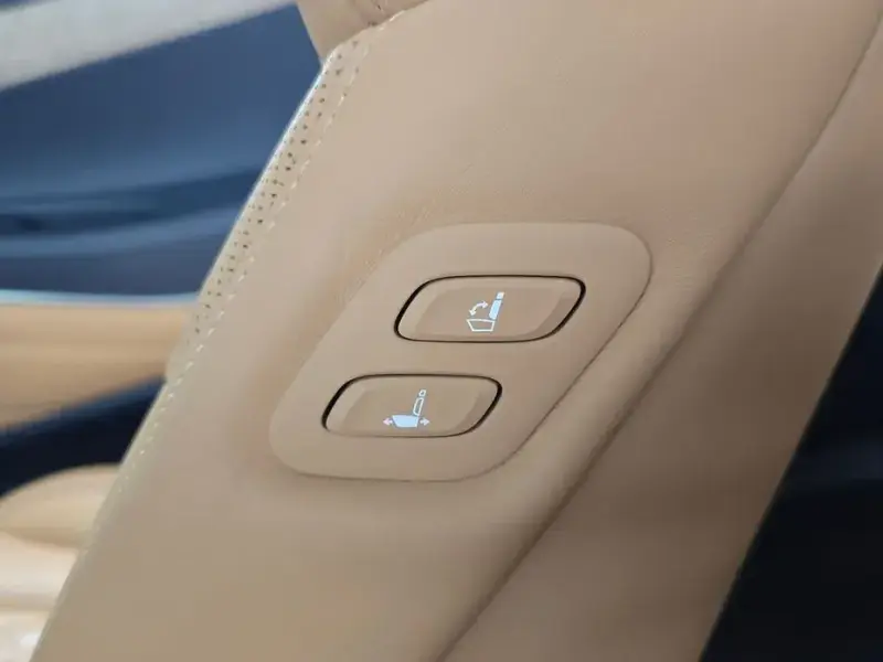2023 Genesis GV80 с пробегом 77 976 км