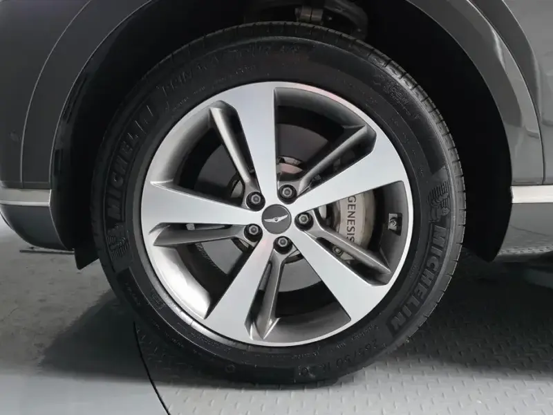 2023 Genesis GV80 с пробегом 14 905 км