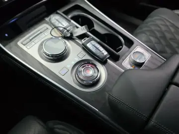 2023 Genesis GV80 с пробегом 14 905 км