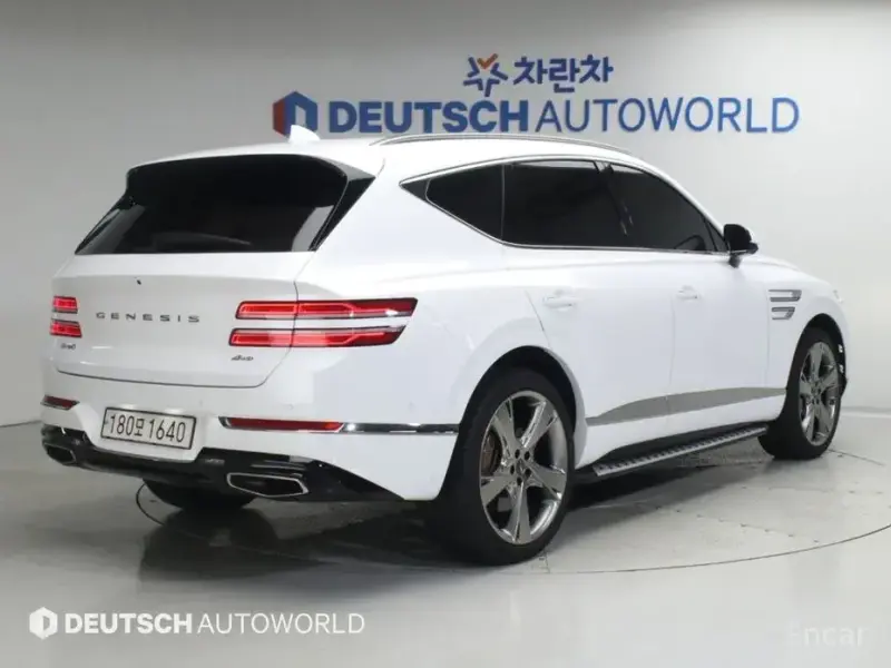 2023 Genesis GV80 с пробегом 27 081 км