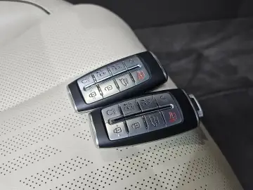 2023 Genesis GV80 с пробегом 43 426 км