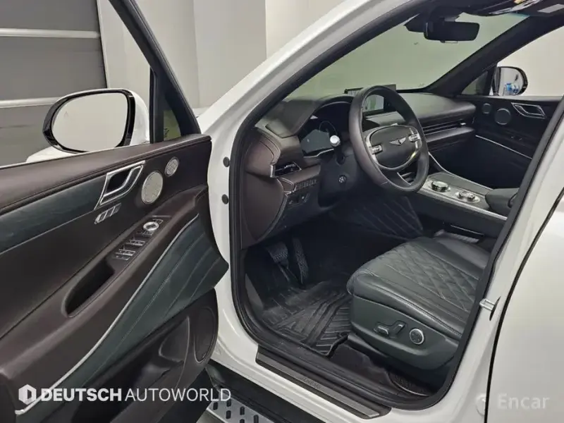 2023 Genesis GV80 с пробегом 27 081 км