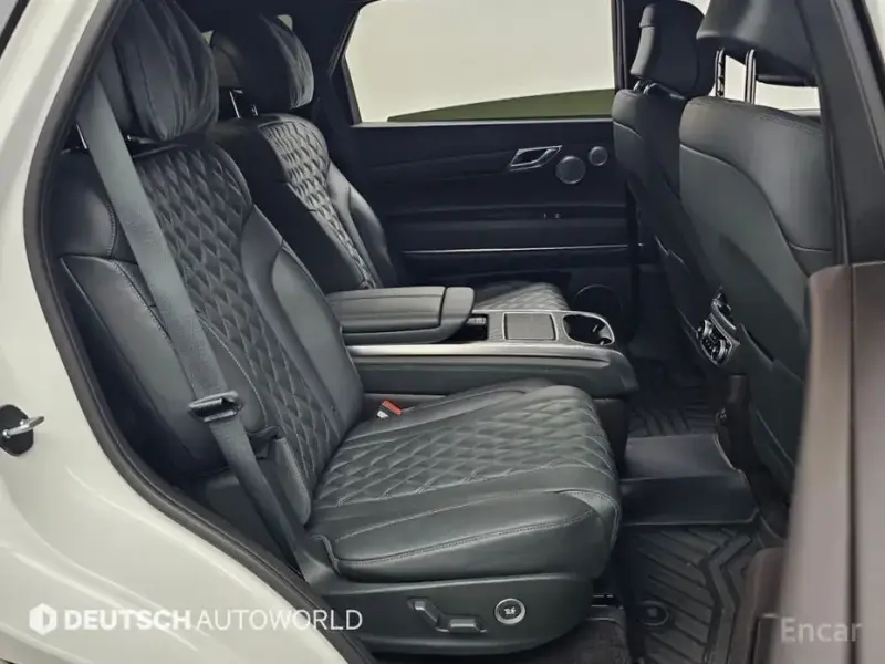2023 Genesis GV80 с пробегом 27 081 км