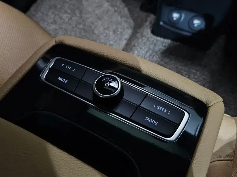 2019 Kia K7 с пробегом 75 038 км