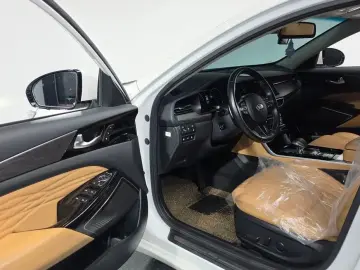 2020 Kia K7 с пробегом 73 598 км