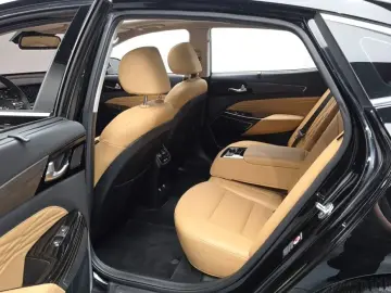 2019 Kia K7 с пробегом 14 700 км