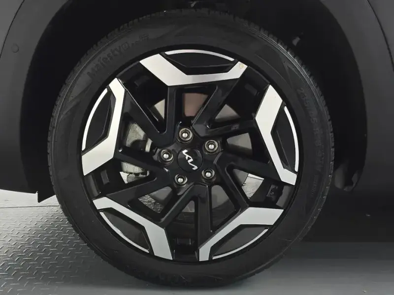 2025 Kia Seltos с пробегом 6 374 км