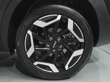 2025 Kia Seltos с пробегом 6 374 км