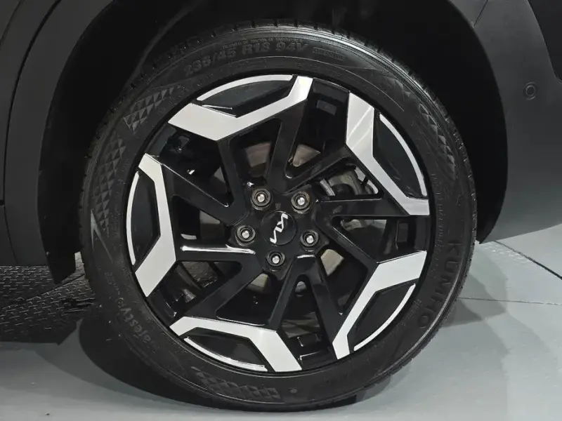 2025 Kia Seltos с пробегом 6 374 км