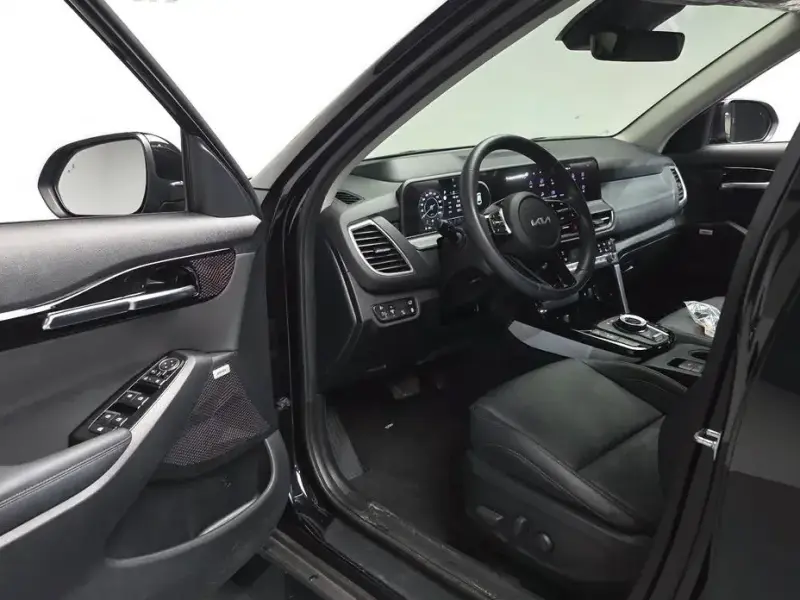2024 Kia Seltos с пробегом 16 938 км