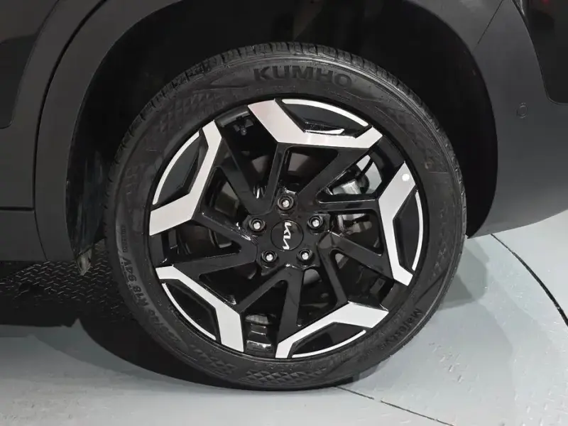 2024 Kia Seltos с пробегом 16 938 км
