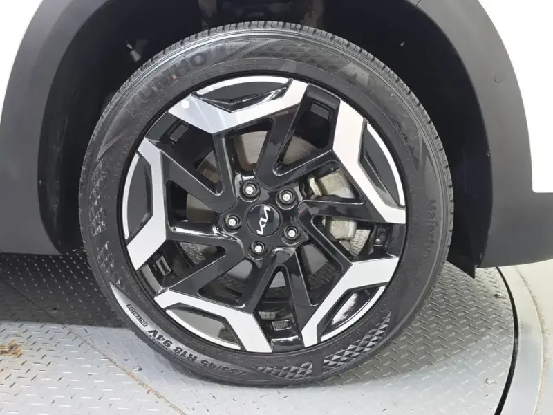 2023 Kia Seltos с пробегом 27 538 км