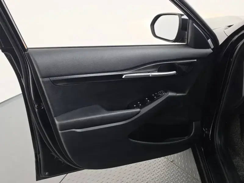 2023 Kia Seltos с пробегом 23 532 км
