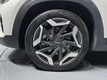 2023 Kia Seltos с пробегом 49 208 км