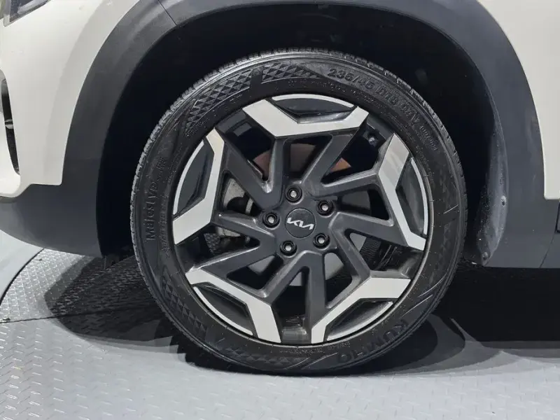 2023 Kia Seltos с пробегом 49 208 км