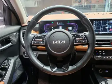 2023 Kia Seltos с пробегом 49 208 км