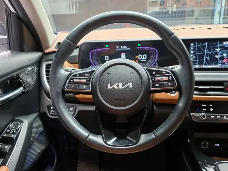 2023 Kia Seltos с пробегом 49 208 км