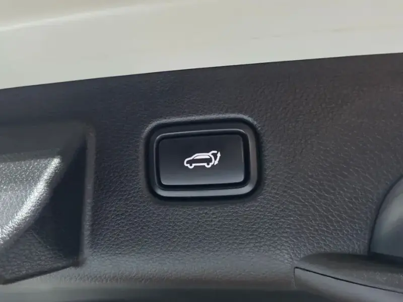 2023 Kia Seltos с пробегом 49 208 км