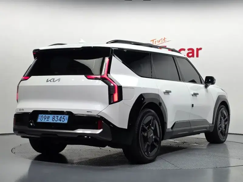 2024 Kia EV9 с пробегом 29 311 км