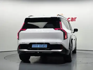 2024 Kia EV9 с пробегом 29 311 км
