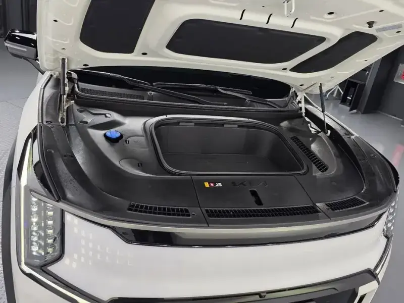 2024 Kia EV9 с пробегом 29 311 км