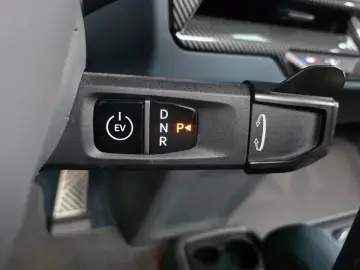 2024 Kia EV9 с пробегом 29 311 км